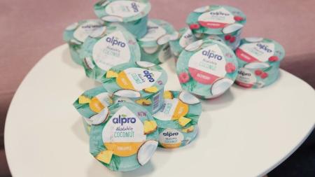 Ochutnali jsme nové dezerty Alpro Absolutely Coconut a nemůžeme se jich nabažit