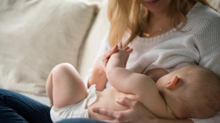 Světový týden kojení: Naprostá většina českých žen plánuje kojit své dítě