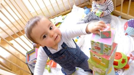 Problémy s adopcemi kvůli koronaviru: Čekací lhůta se může prodloužit o několik měsíců
