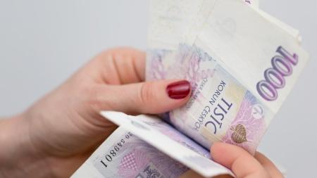 Manželé by měli mít stejné finanční možnosti, říká advokátka. Realita je mnohdy jiná