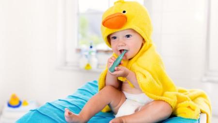 Zubní hygiena: Proč je tolik důležité začít od prvního zoubku?