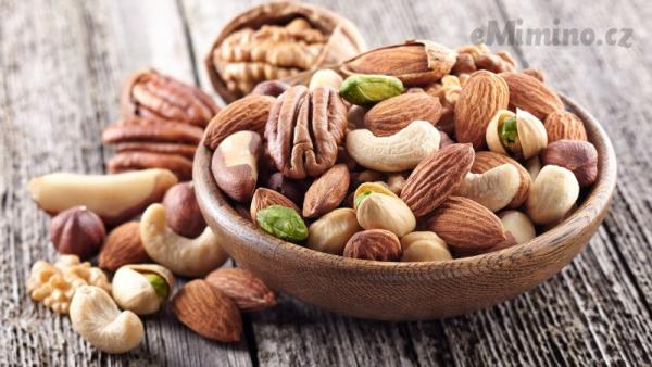 Ořechy jsou zdraví prospěšné obsahují velké množství omega- 3 mastných kyselin. Zdroj: Canva
