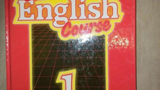 2 knihy - The Cambridge English Course 1