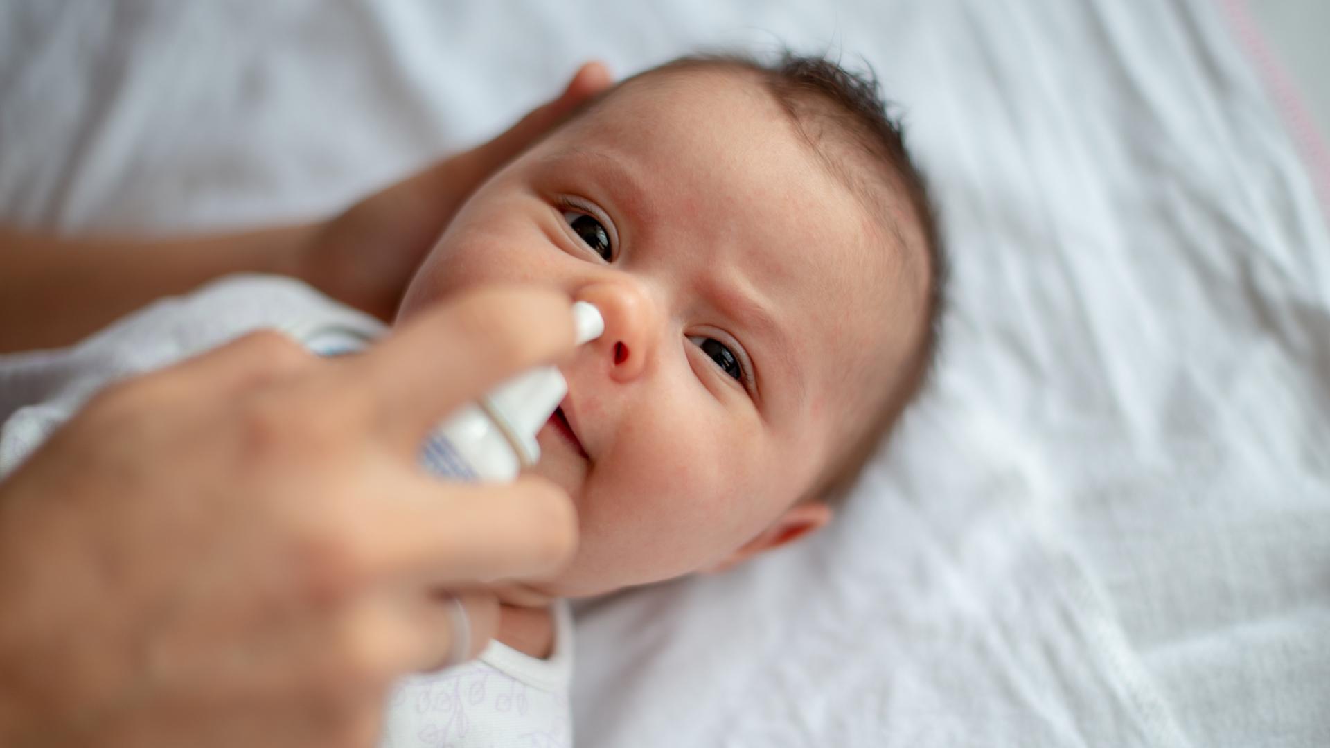 Jak se pozná rýma u novorozence?