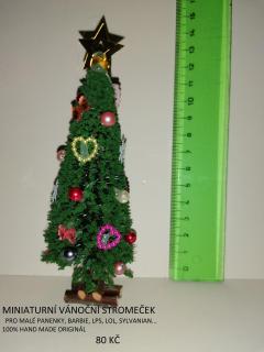 Miniaturní vánoční stromeček do domečků pro malé panenky.