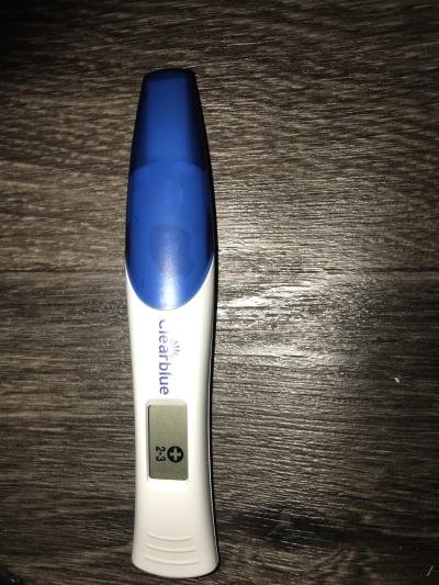 Testování a těhotenský test | Pozitivní test Clear Blue