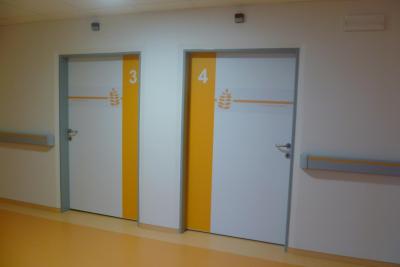 Porodnice Rychnov nad Kněžnou a.s., Gynekologicko - porodnické oddělení: Za dveřmi se skrývá porodní sál číslo 3 a 4.