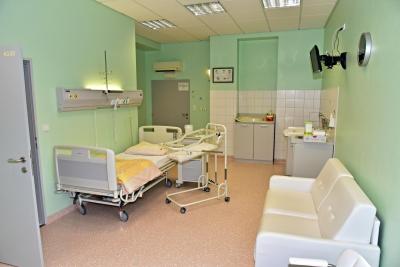 Porodnice Strakonice a.s., Gynekologicko-porodnické oddělení: I tatínek se posadí.