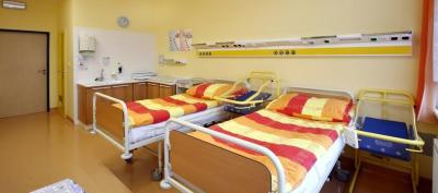 Porodnice Domažlice. Domažlická nemocnice a.s., Gynekologicko-porodnické oddělení: Sdílené pokojíčky pro maminky.