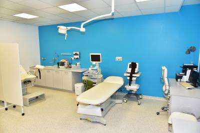 Porodnice Strakonice a.s., Gynekologicko-porodnické oddělení: Příjem v porodnici je moderní a prostorný.