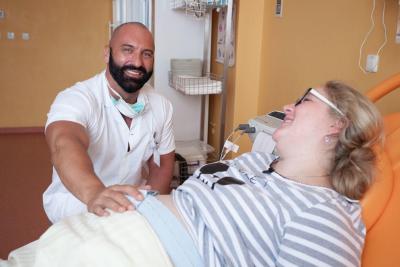 Porodnice Klatovy. Klatovská nemocnice a.s., Gynekologicko-porodnické oddělení: Maminka těšící se na porod.