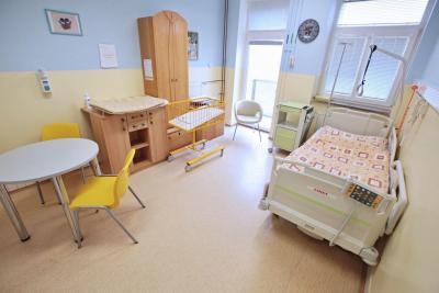Porodnice Stod. Nemocnice a porodnice Stod, Gynekologicko-porodnické oddělení: Nadstandardní pokojíček pro maminky v porodnici.
