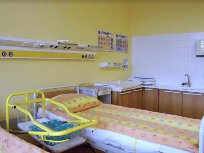 Porodnice Domažlice. Domažlická nemocnice a.s., Gynekologicko-porodnické oddělení: Pokojíček pro maminky.
