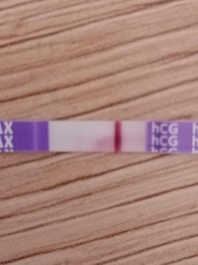 Testování a těhotenský test | První těhotenský test pozitivní a druhý negativní