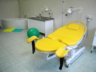 Porodnice Břeclav p. o., Gynekologicko-porodní oddělení: Porodní box na prostorném sále.