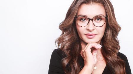 Stylová jako Dana Morávková v brýlích Crullé. Vyhrajte 500 Kč na nové brýle