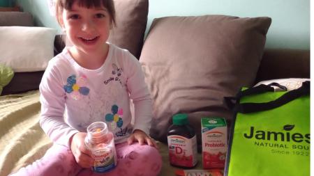 Děti z redakce otestovaly vitamíny Jamieson: Jak jim sedla probiotika a vitamín D3?