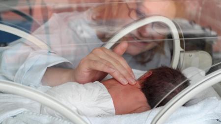 Plenky, které mění životy: Pampers myslí i na nejmenší předčasně narozené děti