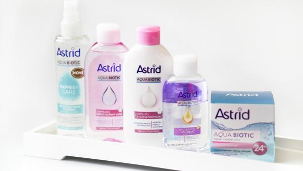 Vyhrajte sadu pleťové kosmetiky řady AQUA BIOTIC, obsahuje pleťovou vodu, mléko, odličovač, micelární vodu a denní i noční krém v jednom.