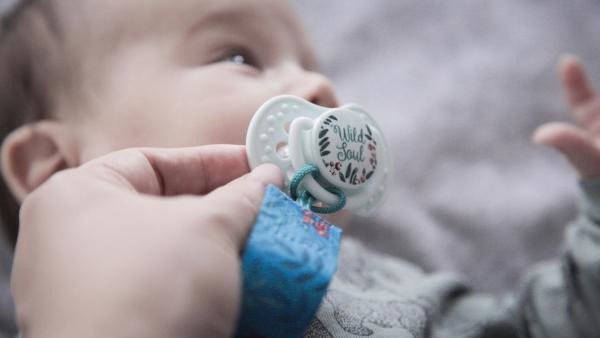 Modrý dudlík pro chlapečka z kolekce Wild, kterou můžete právě vyhrát
