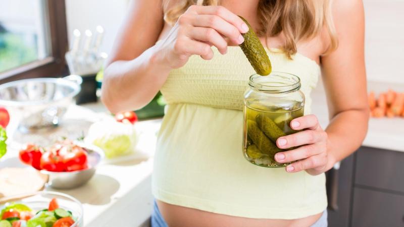 Kyselé okurky jsou pro těhotenství typické. Zdroj: Canva