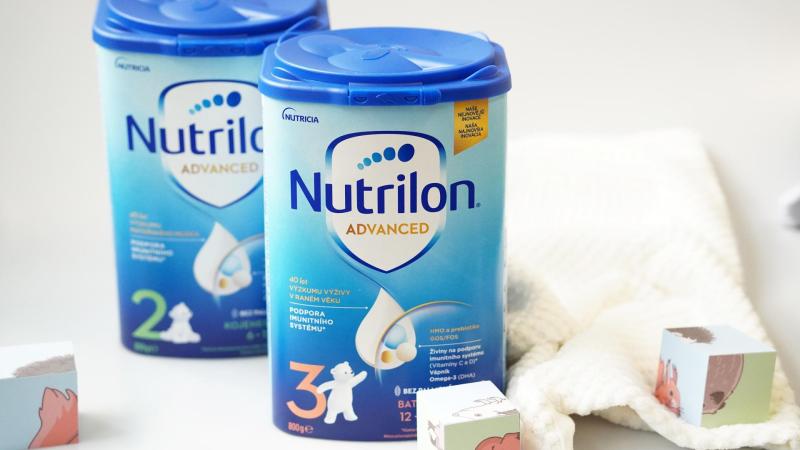 Krabice s umělým mlékem Nutrilon