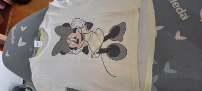 2x dívčí tričko značky disney, vel. 122.
