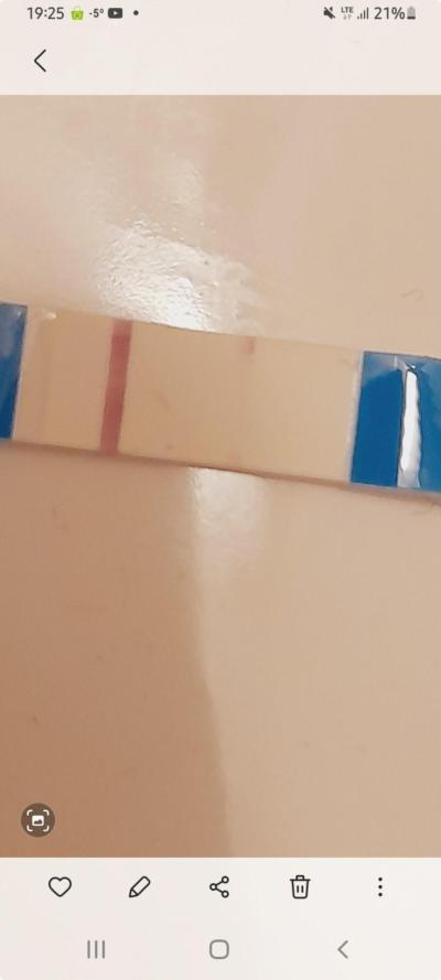 Testování a těhotenský test | 8 dní  od styku slabá čárka na testu