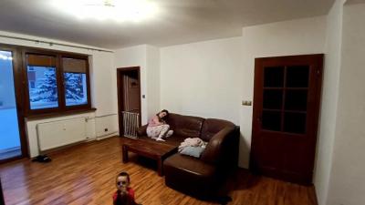 Jaké bydlení - stavíme, bydlíme | Oddelenie kuchyne od obývačky