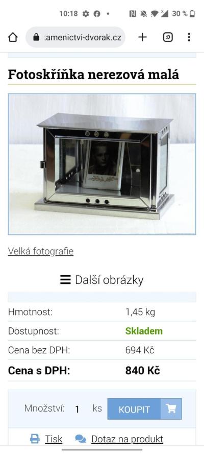 Vše možné | Nahrobek na hrbitov