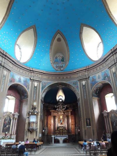 Uvnitř kostela