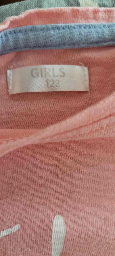 2x dívčí tričko značky girls, vel. 122.