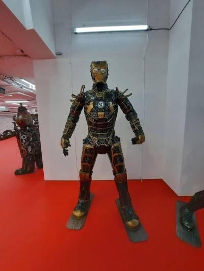 OCELOVÉ FIGURÍNY