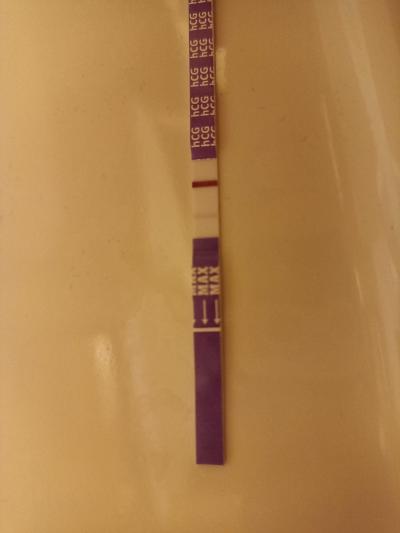 Testování a těhotenský test | Je tam duch? Slabá čárka v testu