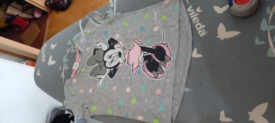 2x dívčí tričko značky disney, vel. 122.
