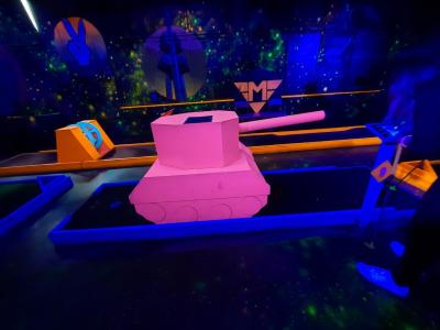 NEON MINIGOLF