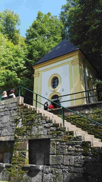 Zázračná studánka s kapličkou