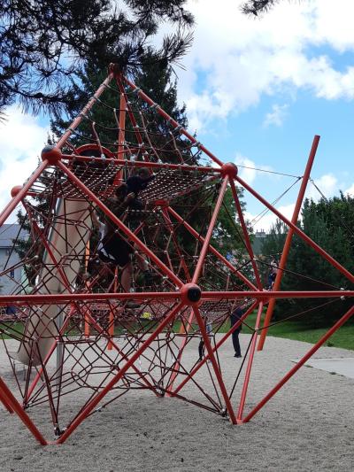 Velka prolejzacka vedouci ke skluzavce