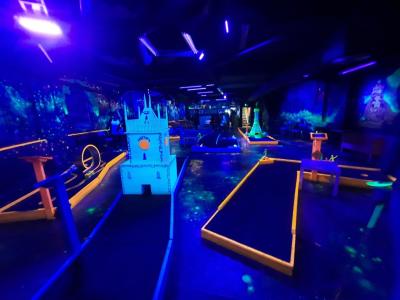 NEON MINIGOLF