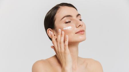 Toužíte po mladistvé pleti bez vrásek? Vsaďte na kosmetiku s vitamínem C