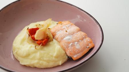 Pečený losos se zeleninou