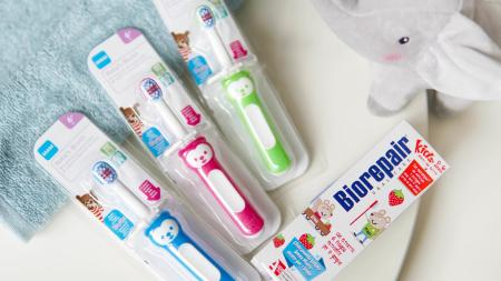 Našly si děti cestu k čištění svých zoubků s kartáčky Baby Brush?
