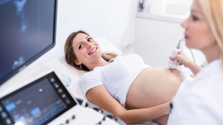 Gynekolog a porodník Šimetka: Screening preeklampsie je jedno z nejdůležitějších vyšetření
