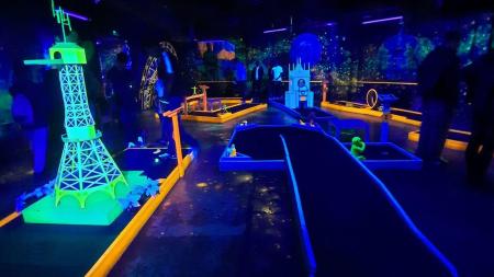 NEON MINIGOLF