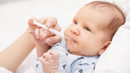 Podávali jste novorozencům vitamíny v podobě doplňků stravy?