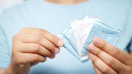 Pokladní okomentovala moje vložky tak nahlas, že se otočila celá fronta