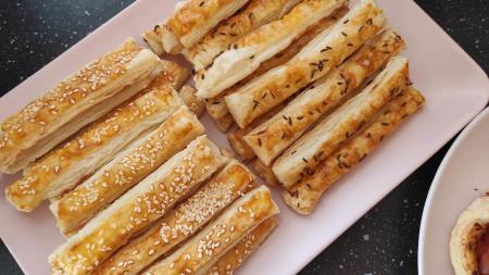Rychlé slané tyčinky z listového těsta