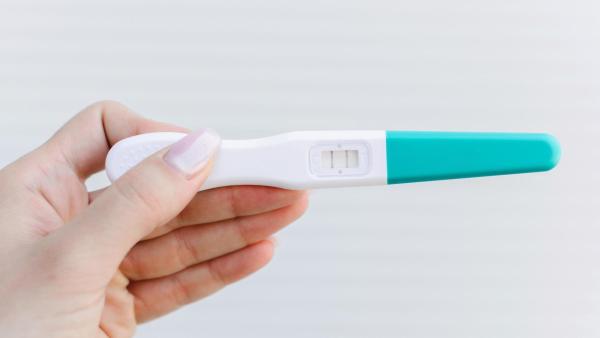 Pozitivní těhotenský test před menstruací. Jaké zkušenosti mají uživatelky eMimina?