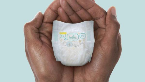 Pampers Preemies, plenka v dlani.