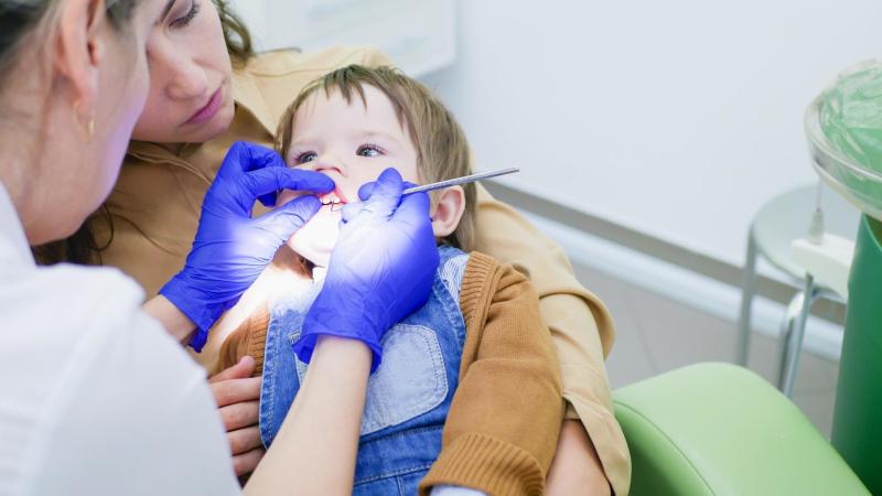Jak Sehnat zubaře pro dítě?